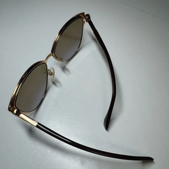 Fendi Burgundy Cat-Eye Sunglasses - threedaughtersproperties.com display picture 3